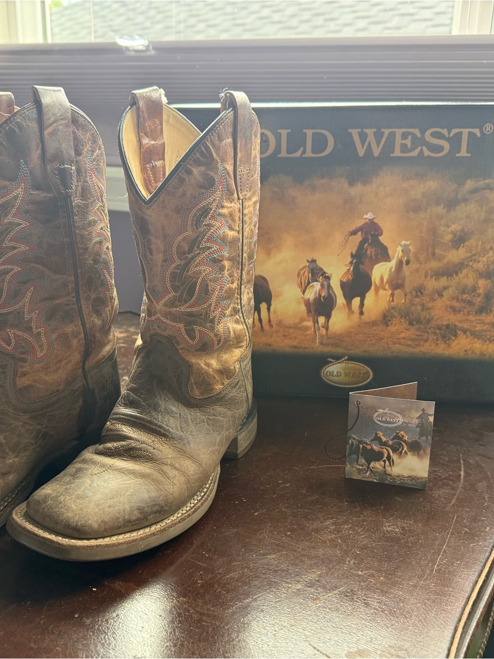 Old West Brown Leather Cowboy Boots with Multicolor Embroidery